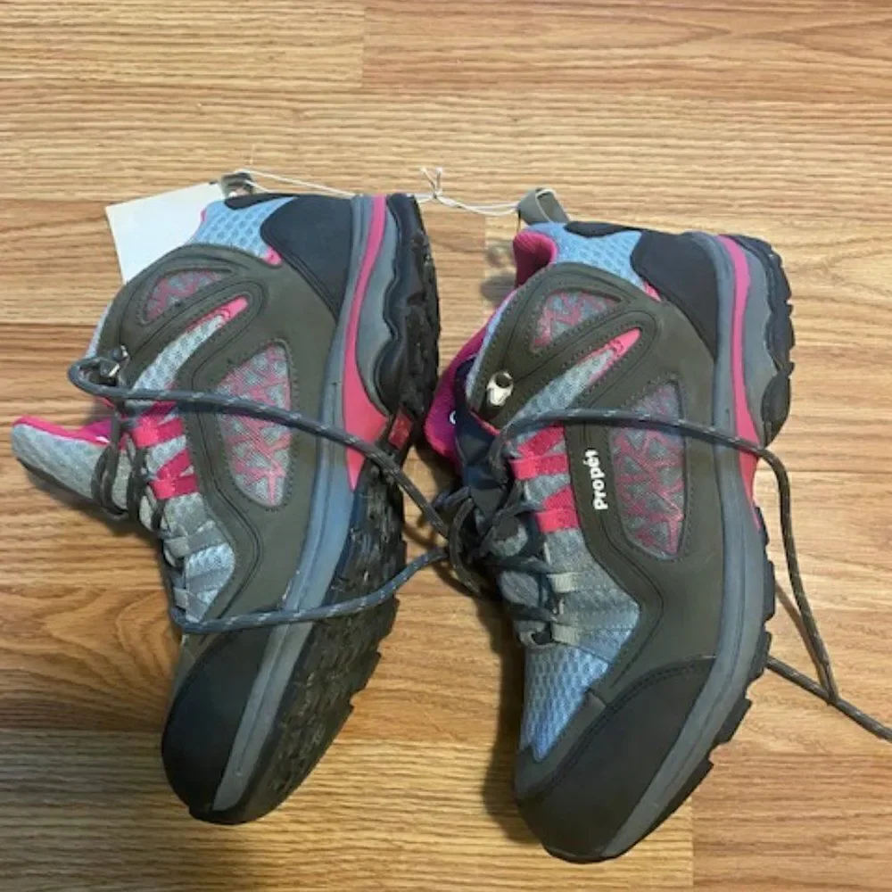 Propet Peak WBA002M Gray/Berry Hiking Sneakers, size 10M